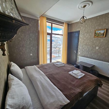 Discover Kazbegi Hotel מראה חיצוני תמונה