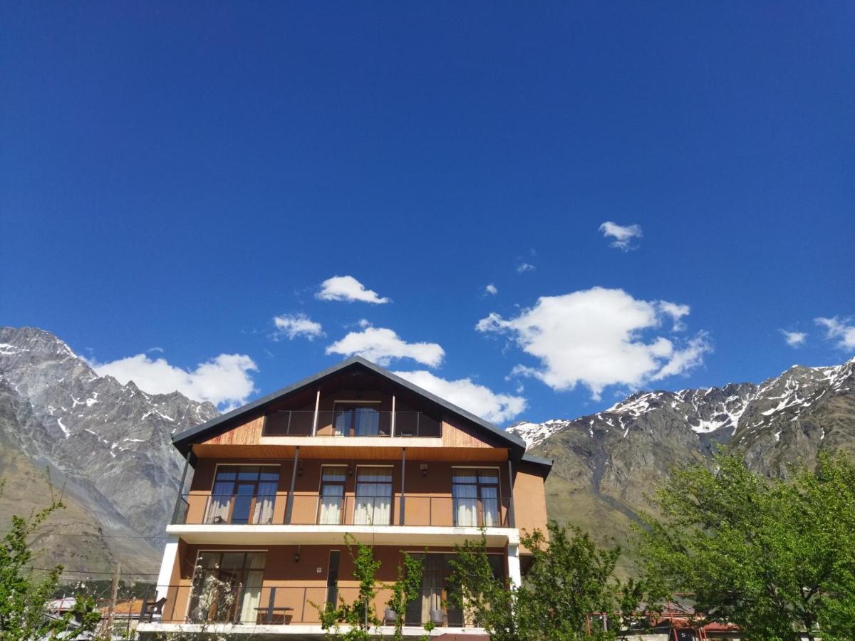Discover Kazbegi Hotel מראה חיצוני תמונה
