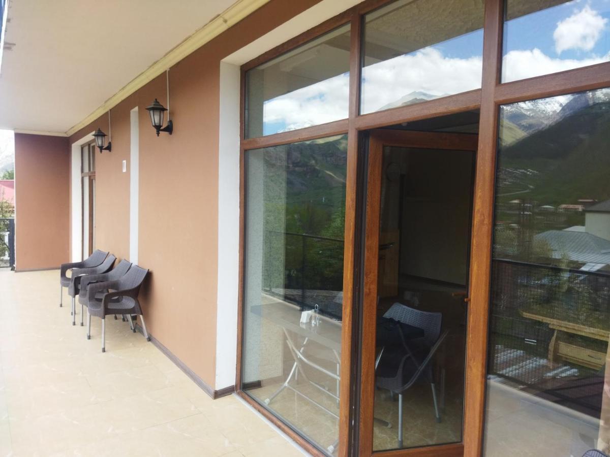 Discover Kazbegi Hotel מראה חיצוני תמונה