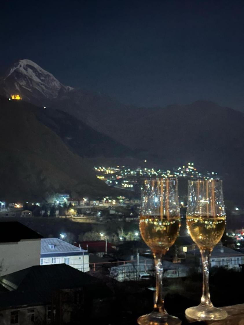 Discover Kazbegi Hotel מראה חיצוני תמונה